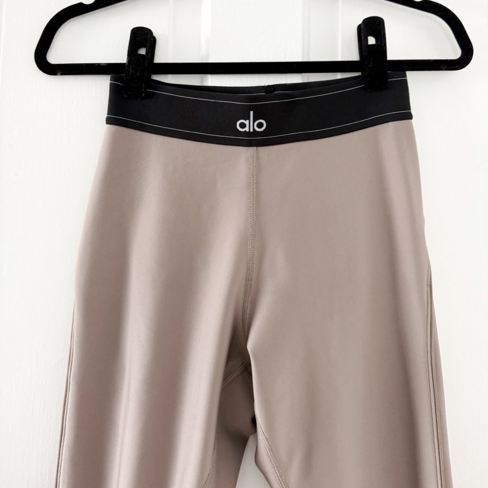 ALO Yoga Airlift High-Waist Suit Up Legging (M) - Picture 5 of 7